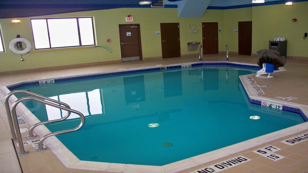 Holiday Inn Express And Suites Kittanning, An Ihg Hotel Екстериор снимка