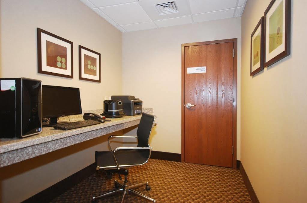 Holiday Inn Express And Suites Kittanning, An Ihg Hotel Екстериор снимка