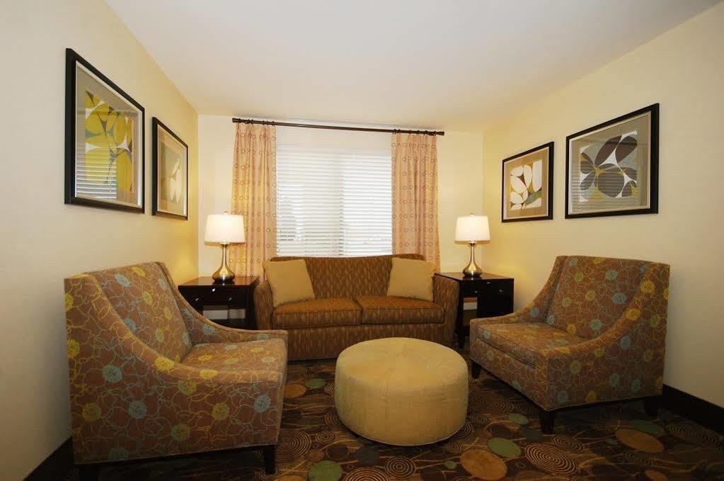 Holiday Inn Express And Suites Kittanning, An Ihg Hotel Екстериор снимка