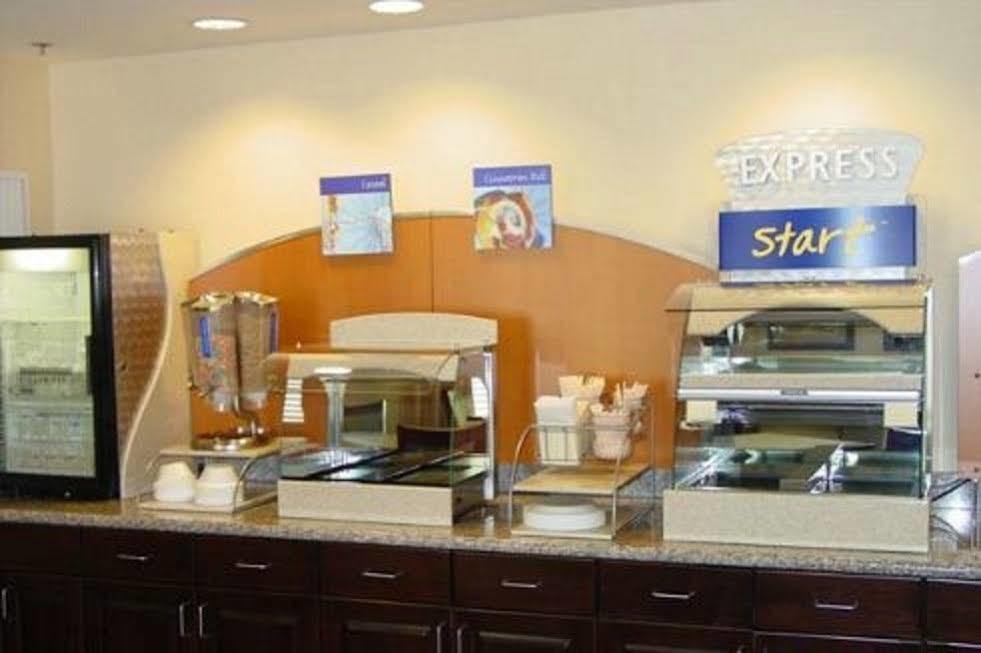 Holiday Inn Express And Suites Kittanning, An Ihg Hotel Екстериор снимка