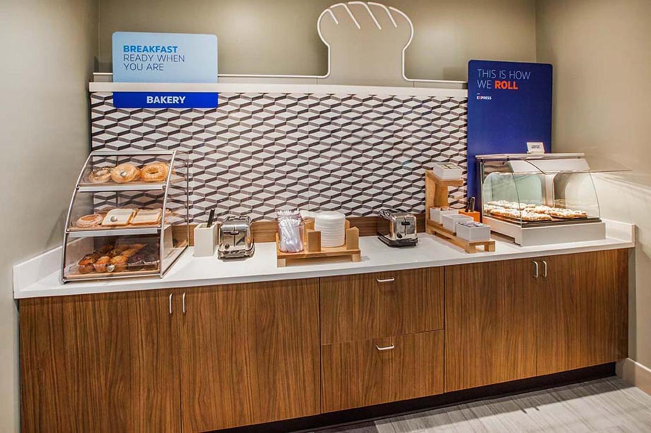 Holiday Inn Express And Suites Kittanning, An Ihg Hotel Екстериор снимка